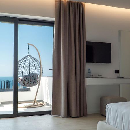 Arrei Hotel Sarandë エクステリア 写真