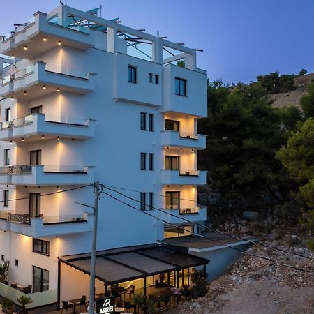 Arrei Hotel Sarandë エクステリア 写真