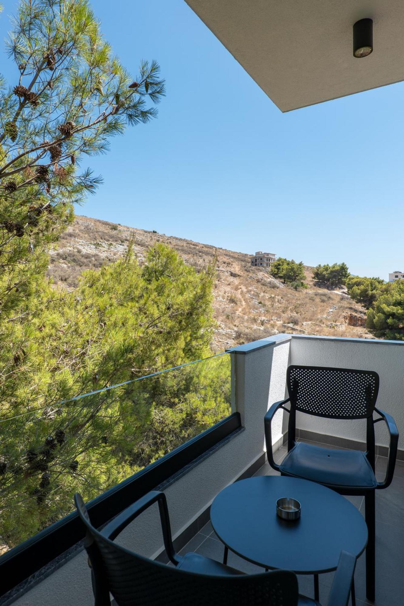 Arrei Hotel Sarandë エクステリア 写真