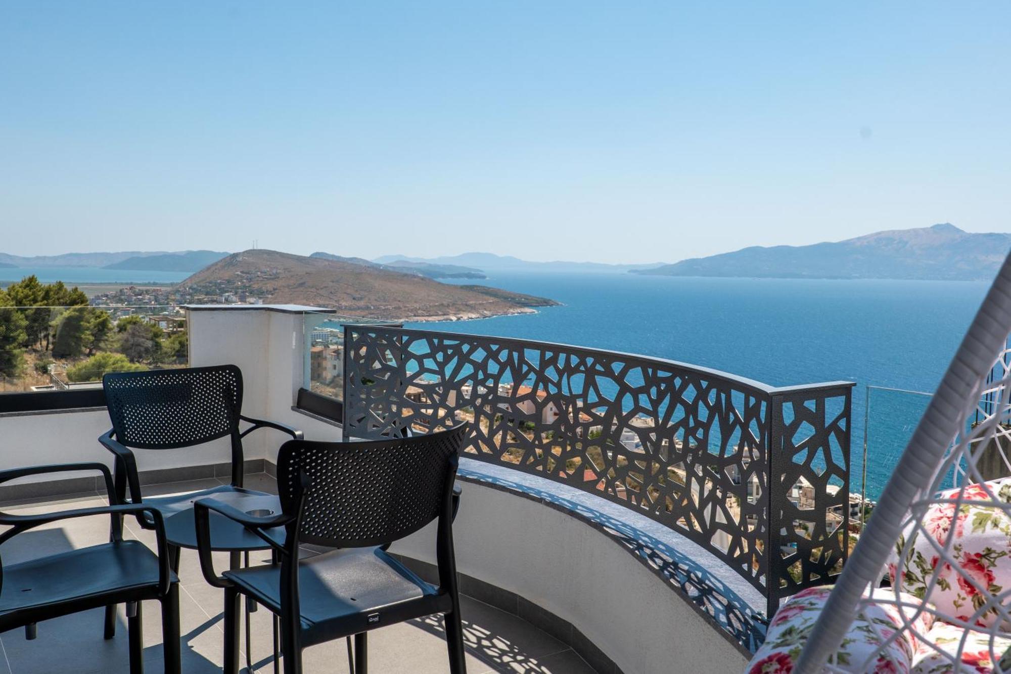 Arrei Hotel Sarandë エクステリア 写真