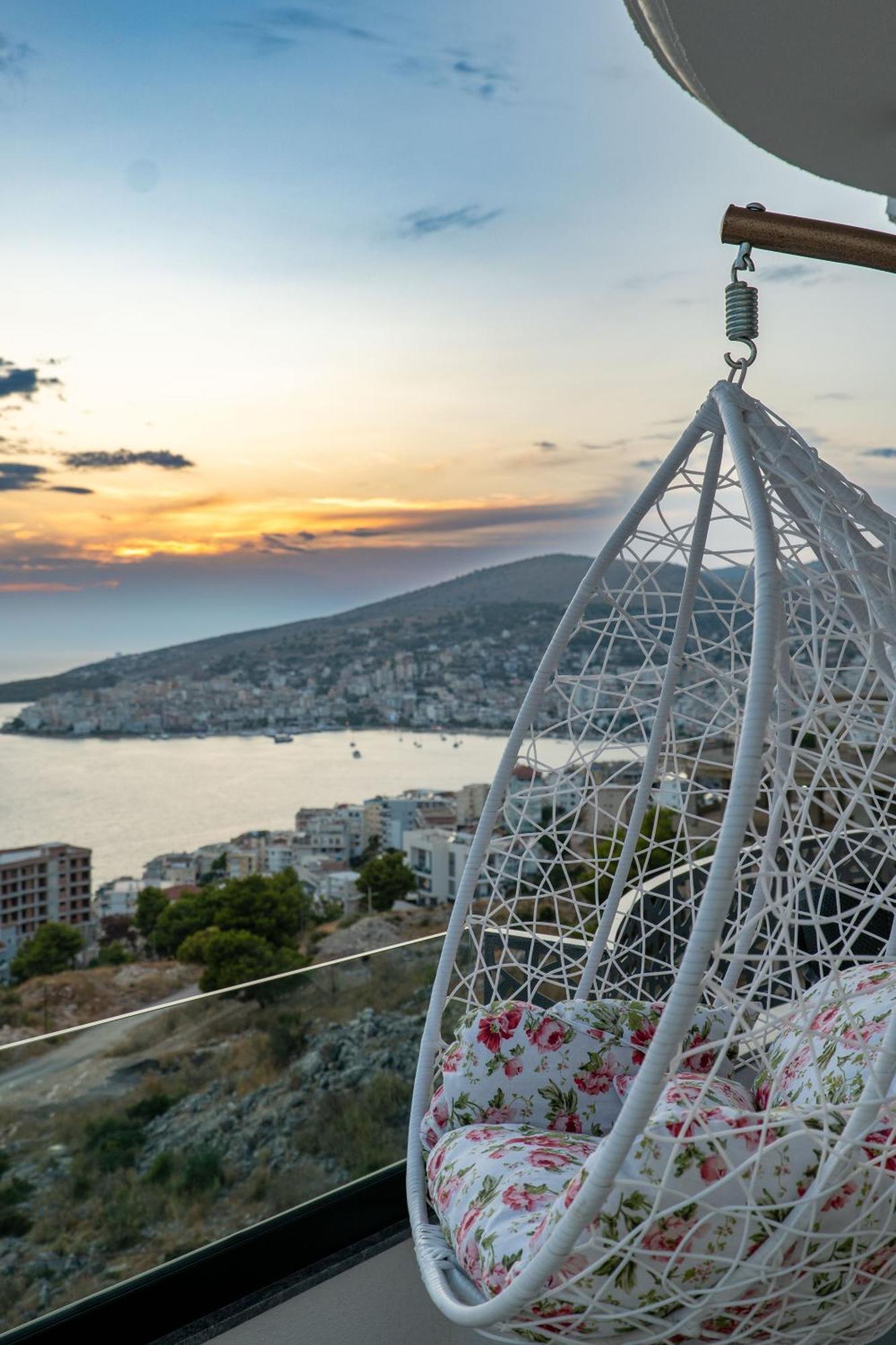 Arrei Hotel Sarandë エクステリア 写真