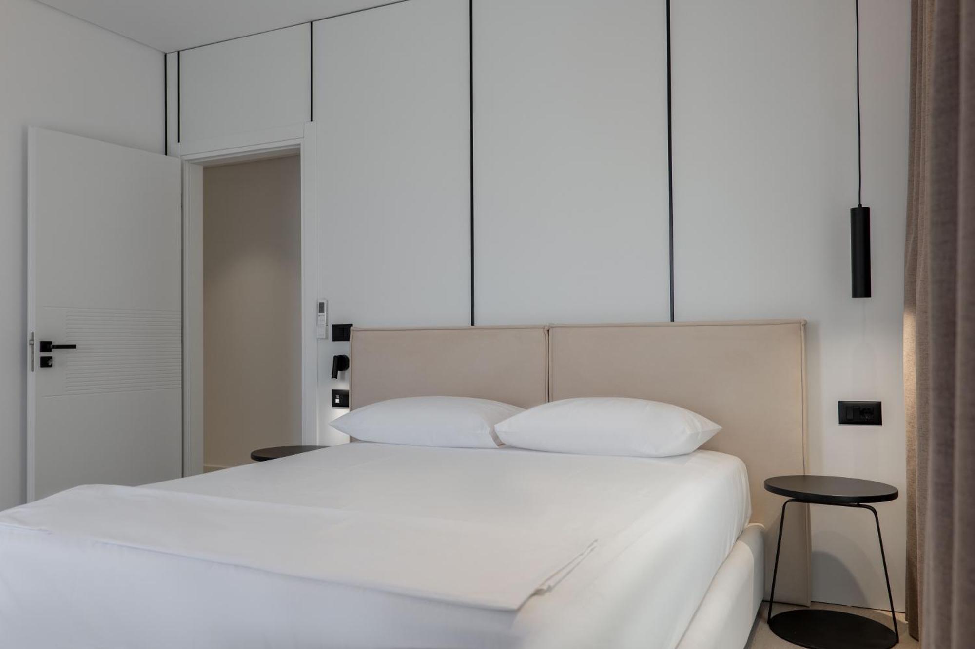 Arrei Hotel Sarandë エクステリア 写真