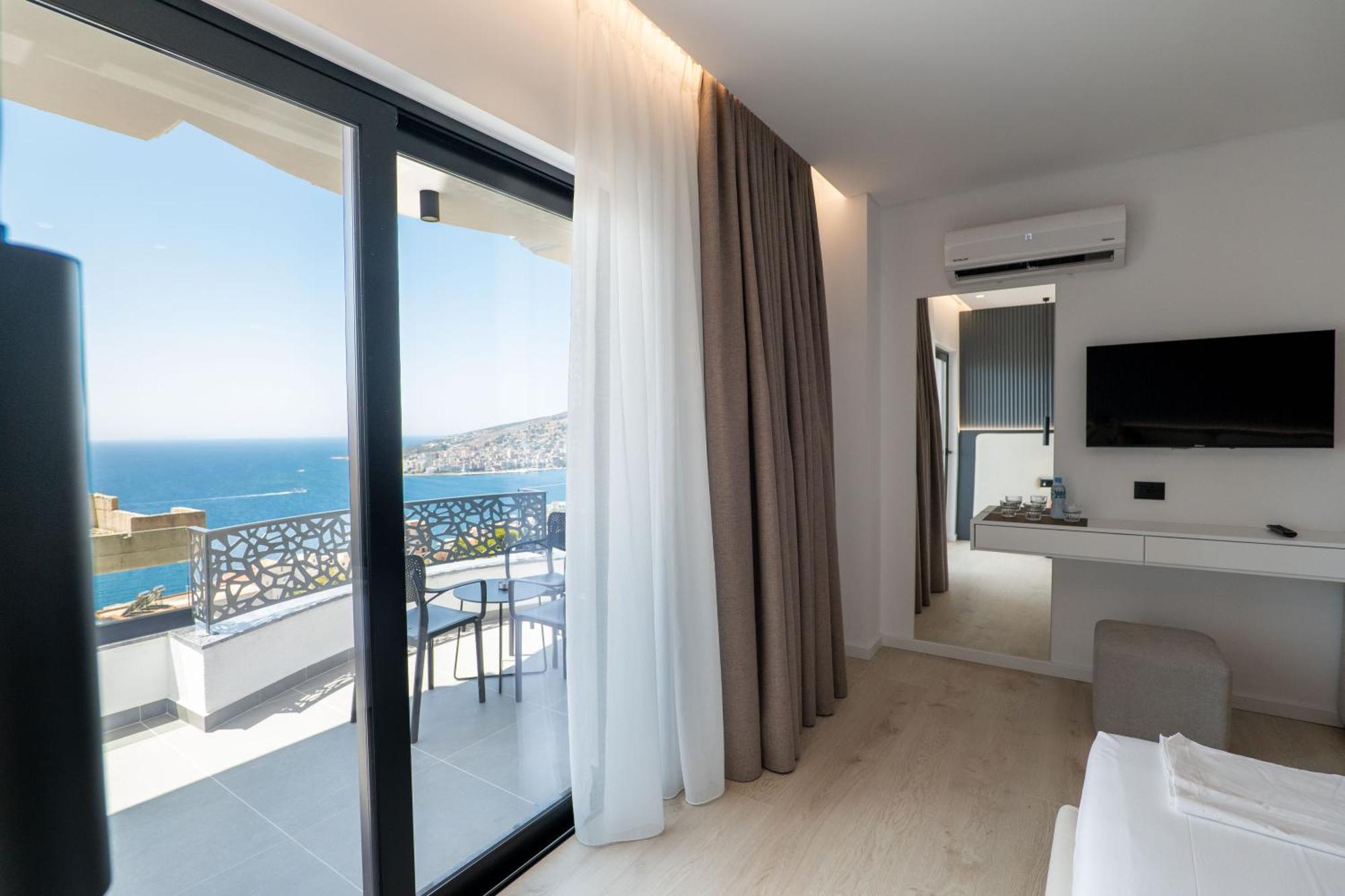 Arrei Hotel Sarandë エクステリア 写真