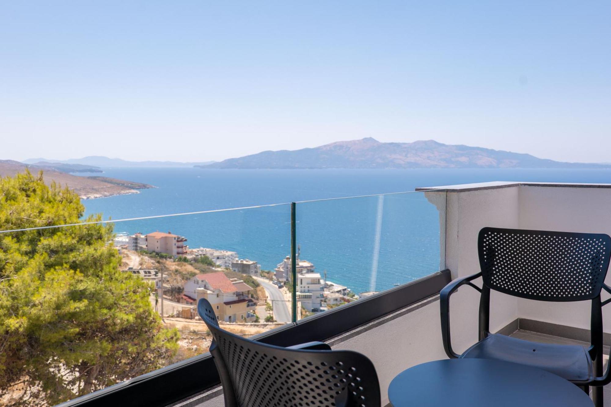 Arrei Hotel Sarandë エクステリア 写真