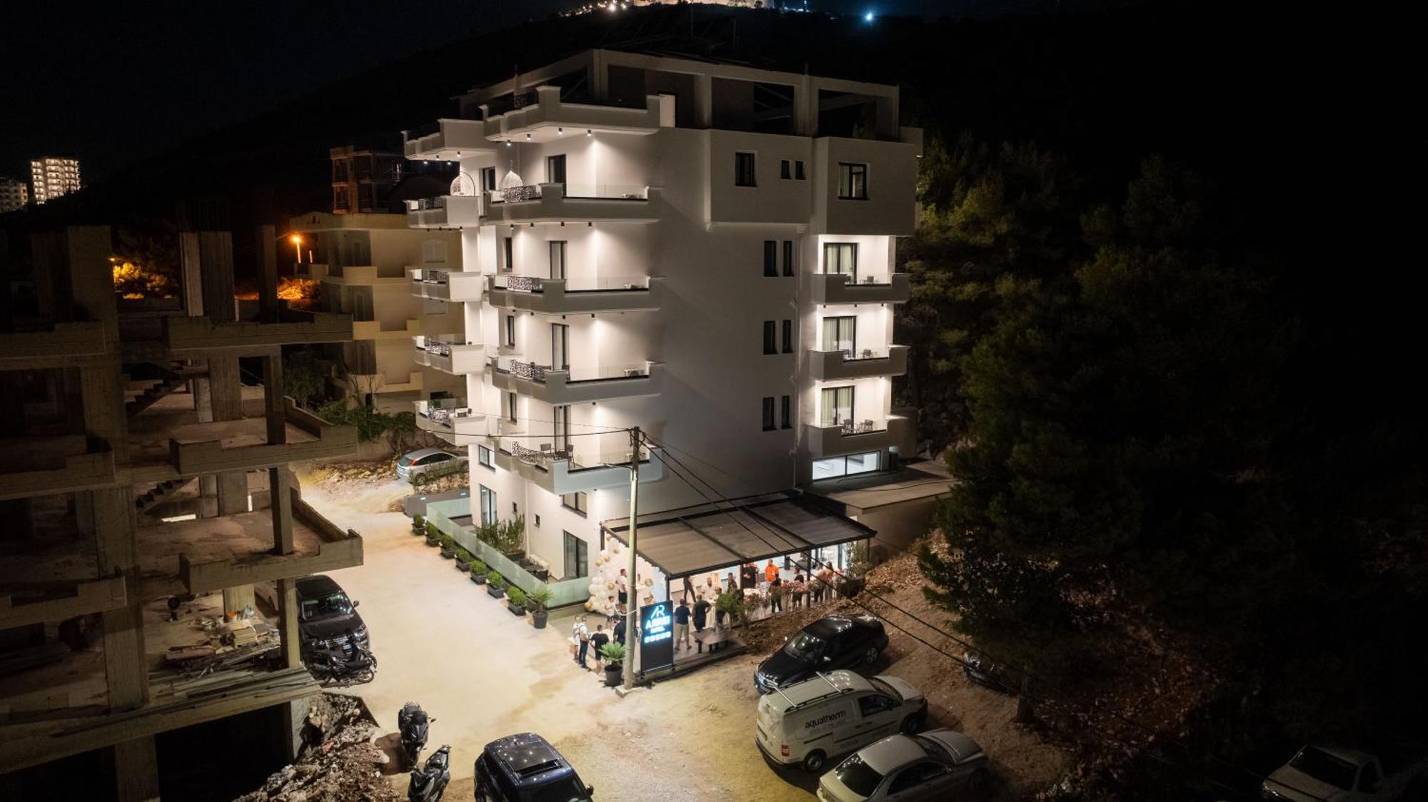 Arrei Hotel Sarandë エクステリア 写真